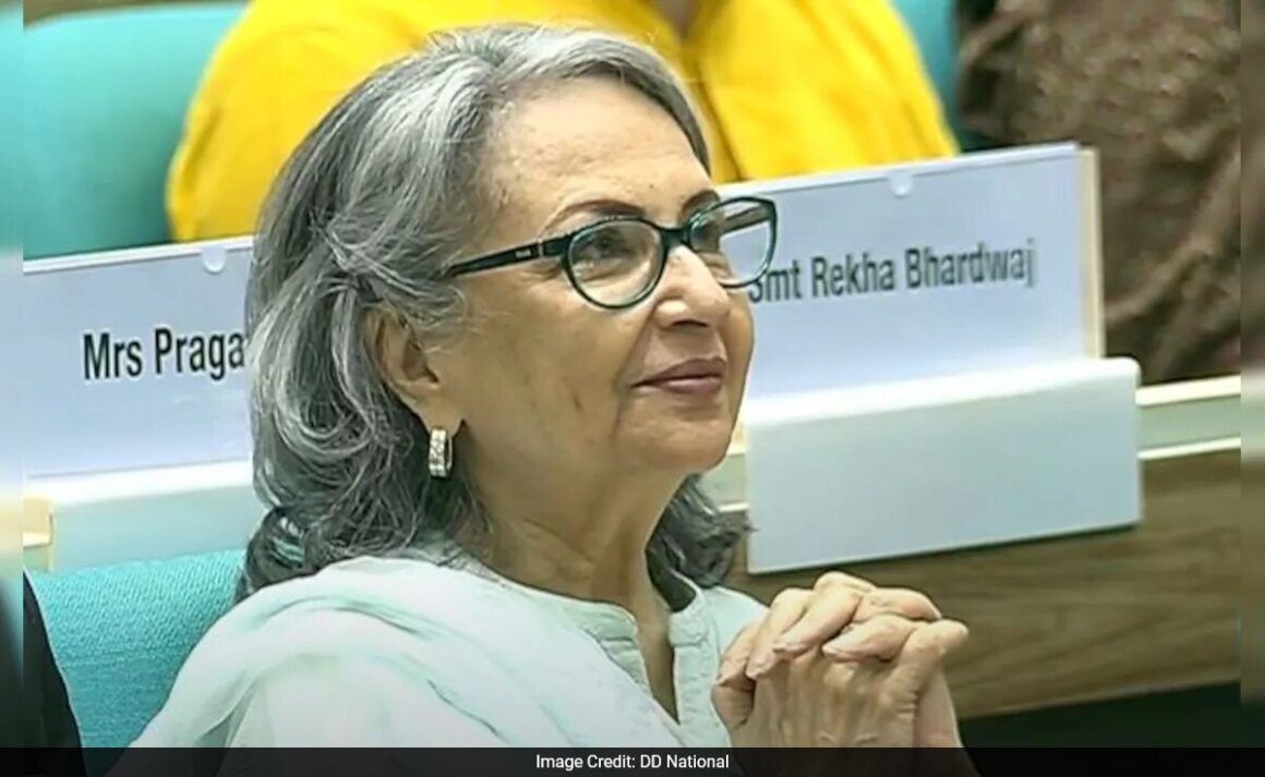 Sharmila Tagore Cheers For Gulmohar At The Ceremony