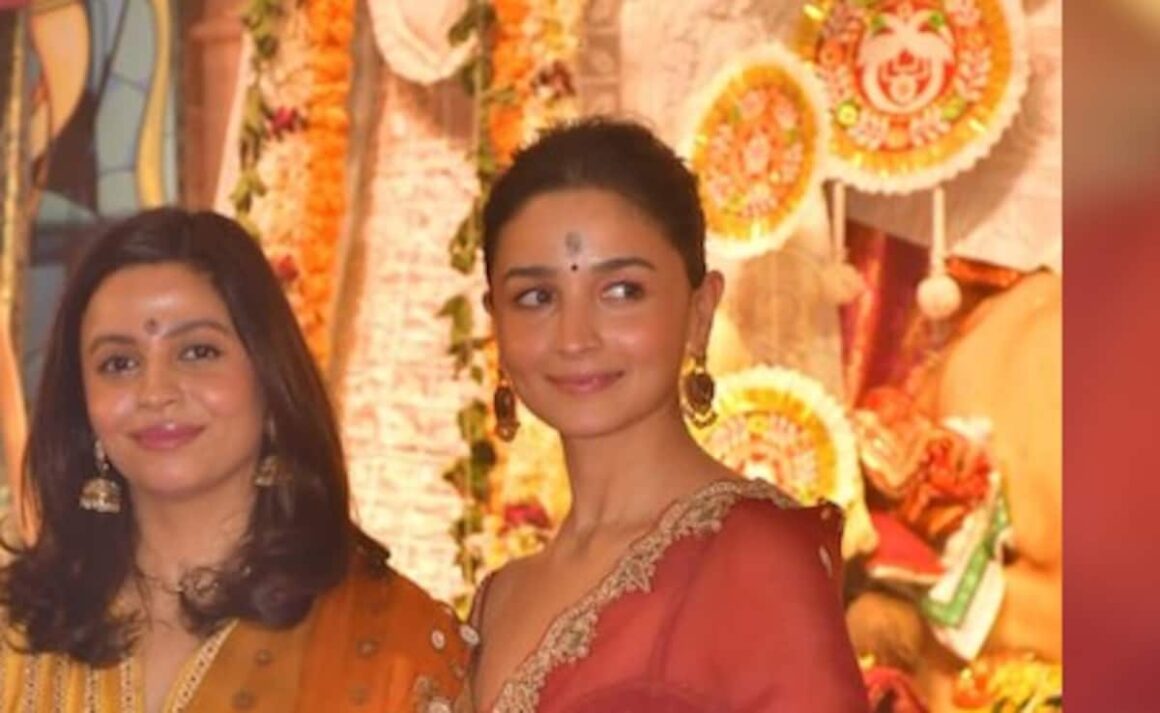 On Jigra Release Day, Alia Bhatt Seeks Blessings With Sister Shaheen By Her Side. See Pics