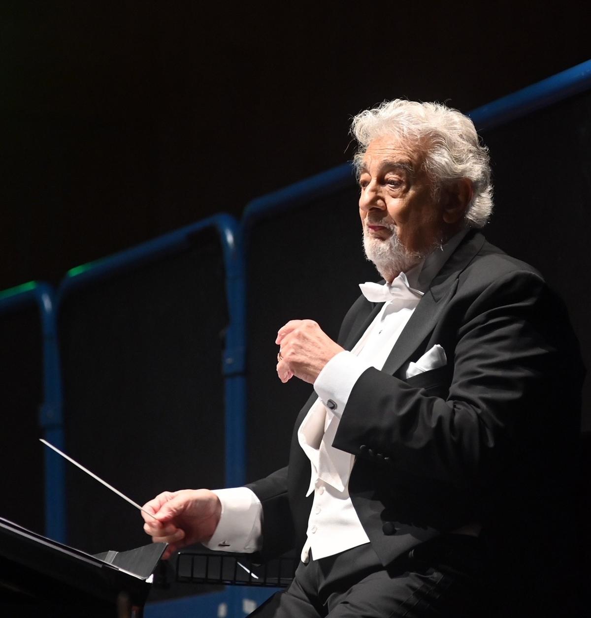 After making a name in the opera world, Placido tried to expand the genre’s following through classical crossover projects