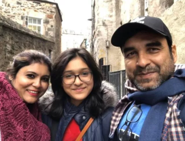 Pankaj Tripathi, Mridula Tripathi