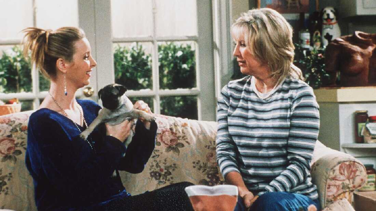 (L to R) Lisa Kudrow and Teri Garr on 'Friends'. Photo: Warner Bros. Television.