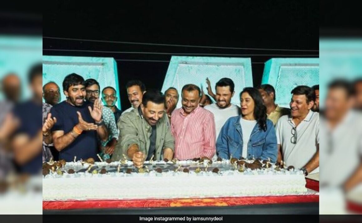 Inside Sunny Deol’s “Jaat-tastik” Birthday Celebration. Bonus