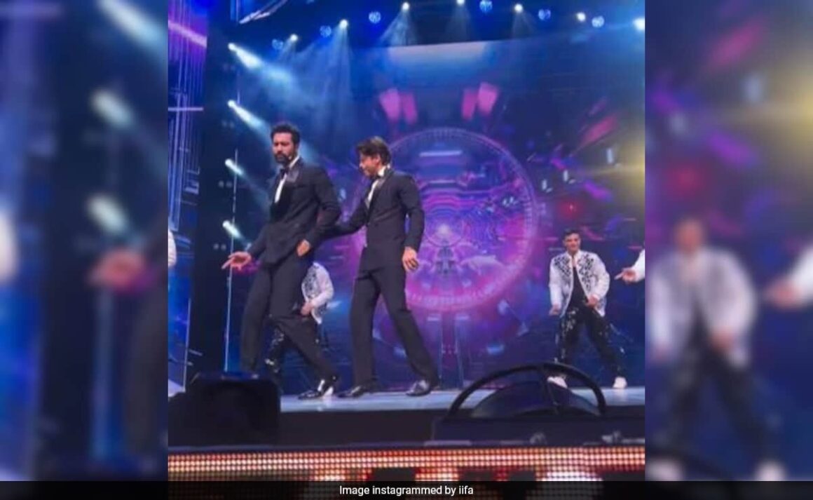 Shah Rukh Khan And Vicky Kaushal Set The Stage Ablaze With Their Dance Moves On Tauba Tauba. Watch