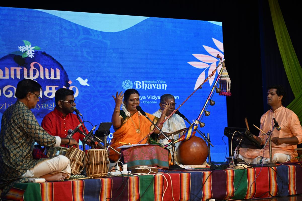 Bharathi Thirumagan explained that literature, music and drama have always been a part of Villupattu. She recently presented ‘Bhoomiye Sami’ (villupattu) at Bharatiya Vidya Bhavan’s ‘Vazhiya Vaiyagam’ festival. 