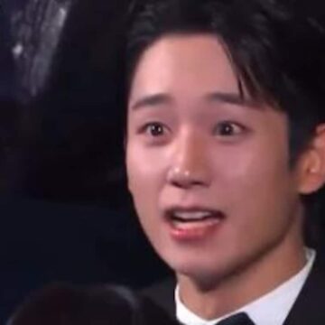 Jung Hae-In’s Reaction After Winning Popular Star Award Is Crazy Viral