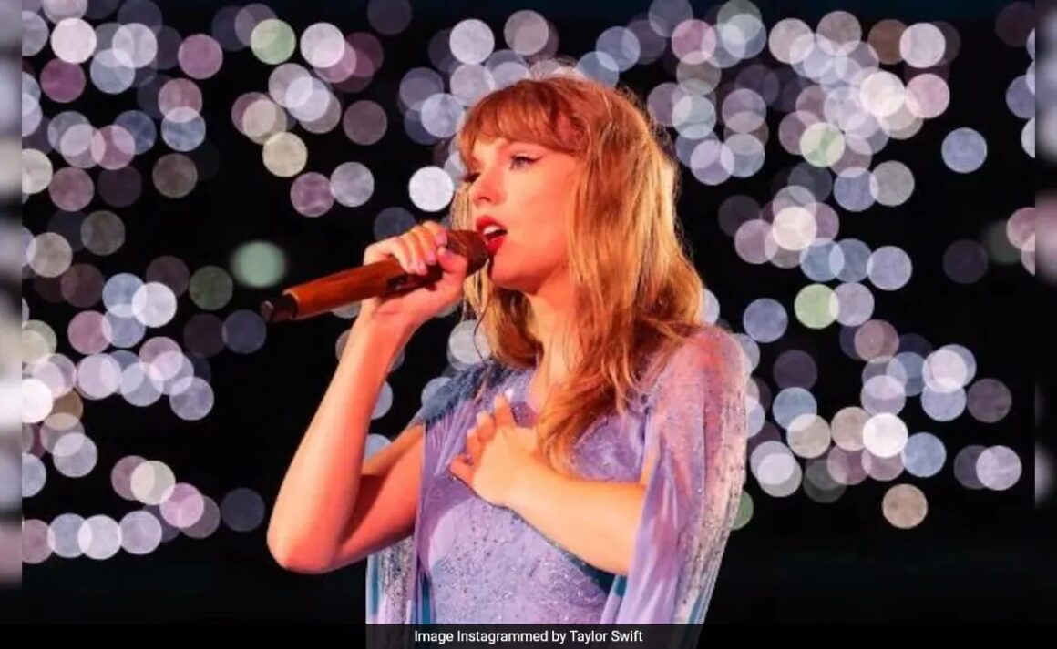 Taylor Swift Gets Emotional As She Receives Standing Ovation During Toronto Concert