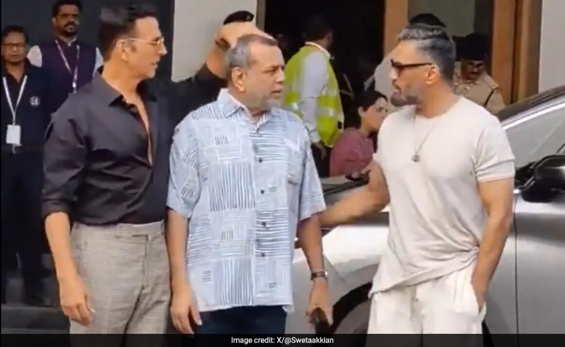 Fans Demand Hera Pheri 3 As Akshay Kumar, Paresh Rawal, Suniel Shetty Spotted At Mumbai Airport