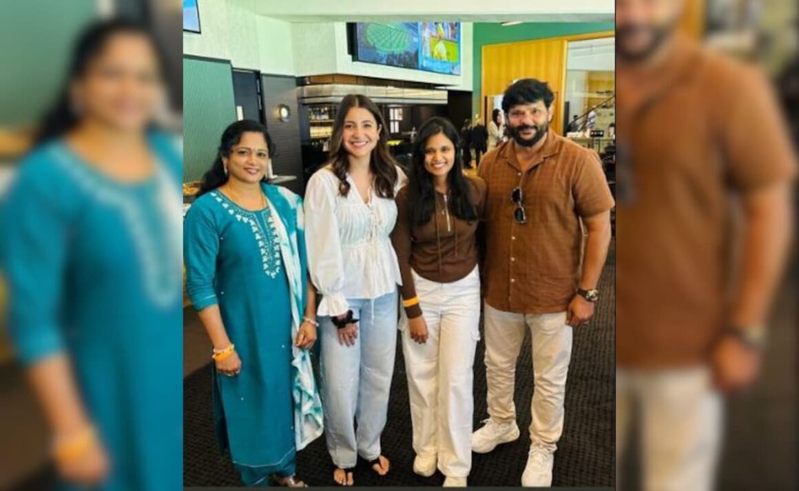 Anushka Sharma Poses With Cricketer Nitish Reddy’s Family In Melbourne