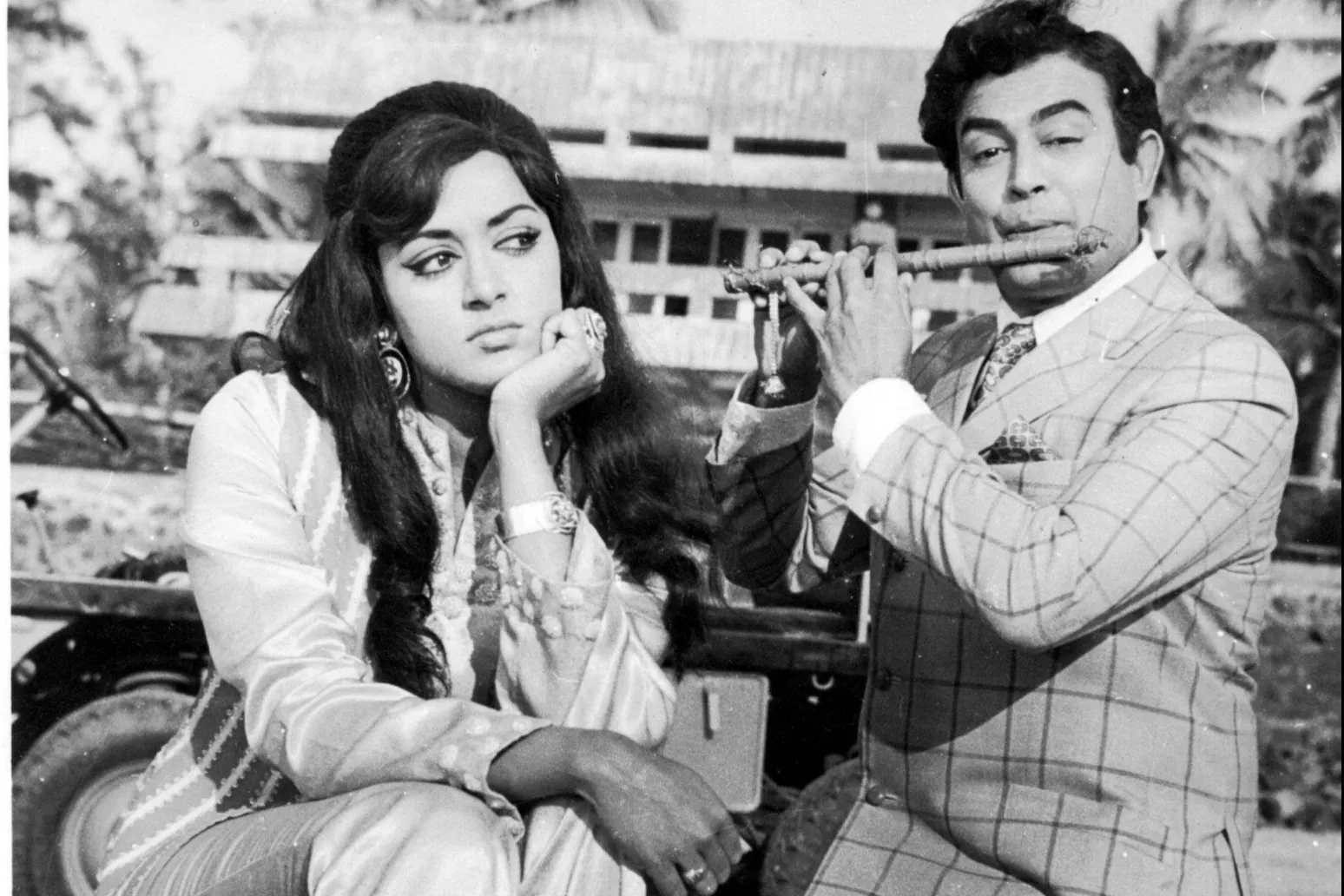 Sanjeev Kumar, Hema Malini