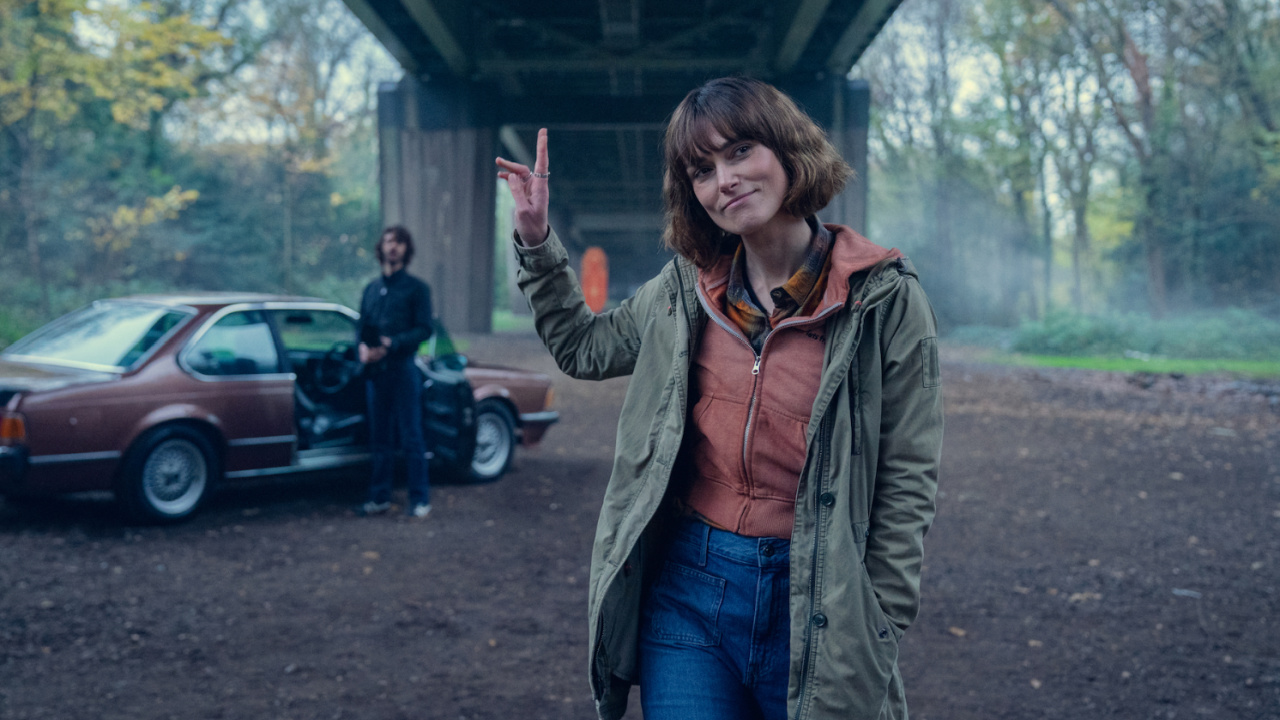 (L to R) Ben Whishaw and Keira Knightley in 'Black Doves'. Photo: Netflix.