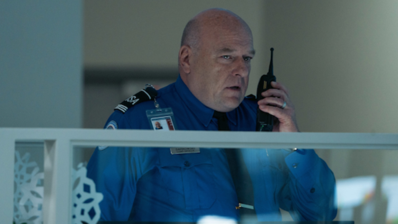 Dean Norris as Phil Sarkowski in 'Carry-On'. Photo: Sam Lothridge/Netflix © 2024.