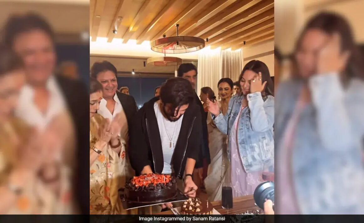 Sonakshi Sinha Celebrates Husband Zaheer Iqbal’s 36th Birthday With Rekha, Shatrughan Sinha. Watch