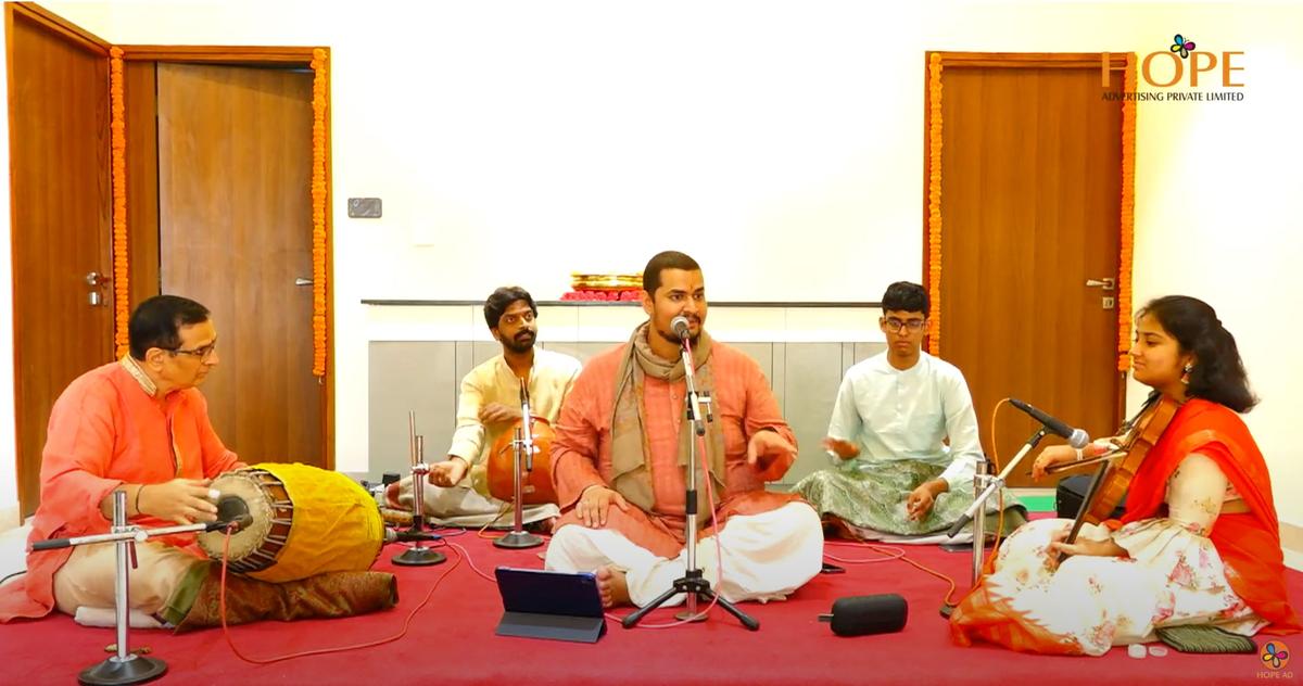 Jonnalagadda Satya Sriram’s concert. Accompanying artists include A Kamakshi (violin), P Jaya Bhaskar (mridangam), M. Chandrakanth (ghatam)