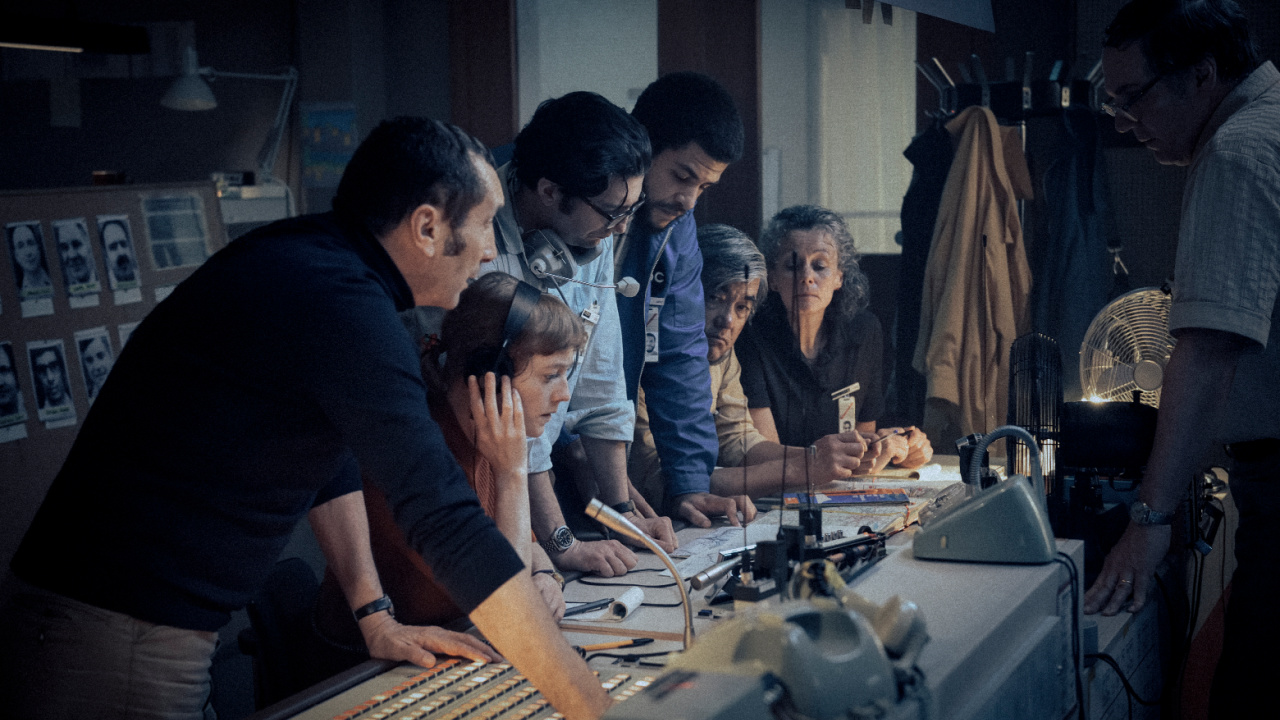 (L to R) Jacques Lesgardes (Zinedine Soualem), Marianne Gebhard (Leonie Benesch), Geoff Mason (John Magaro), Carter (Marcus Rutherford) star in Paramount Pictures’ 'September 5' the film that unveils the decisive moment that forever changed media coverage and continues to impact live news today, set during the 1972 Munich Summer Olympics. Photo: Paramount Pictures.