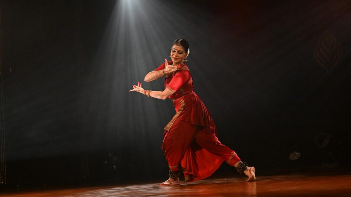 Navia Natarajan comes up with an abstract theme for her Bharatanatyam performance