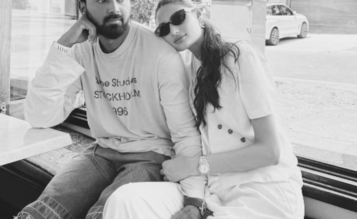 Athiya Shetty Shows Off Baby Bump While Taking A Stroll With KL Rahul In Sydney