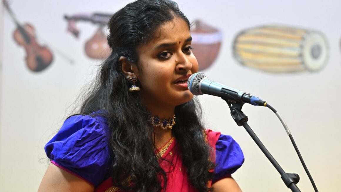 Spoorthy Rao impresses with her voice, but should adopt a restraint approach in her performances