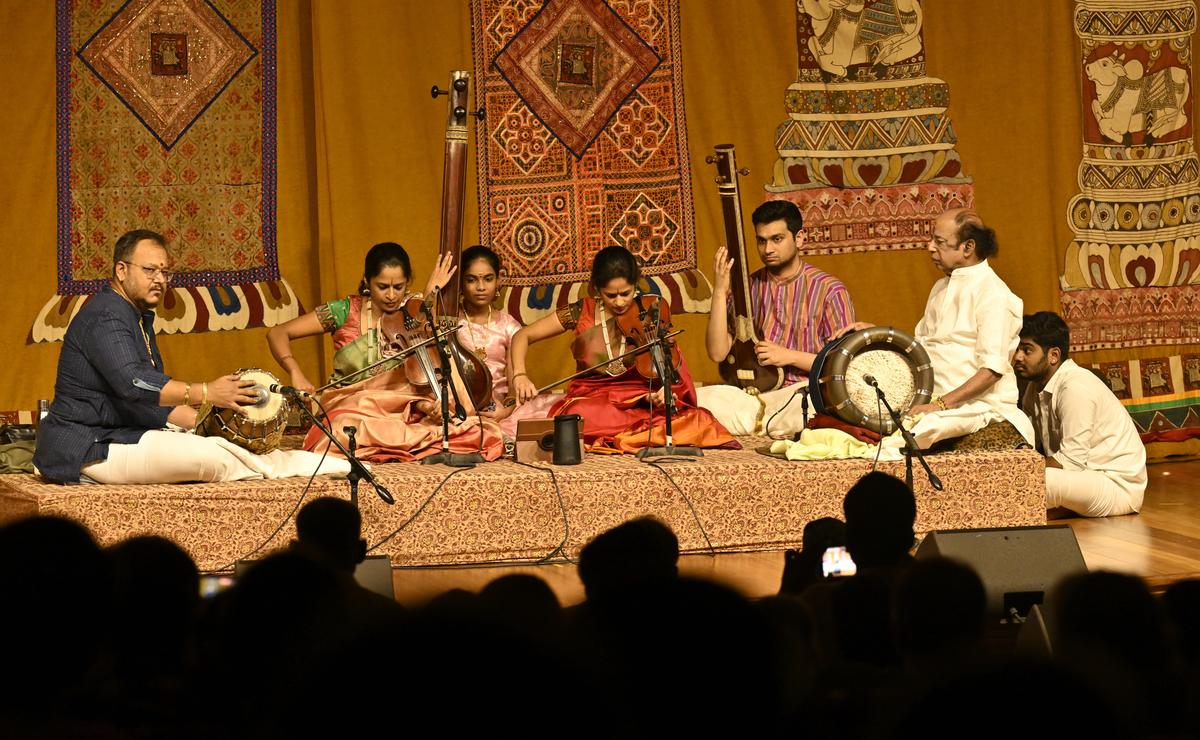 Akkarai Sisters performing with B. Shree Sundarakumar and Thanjavur T.R. Govindarajan