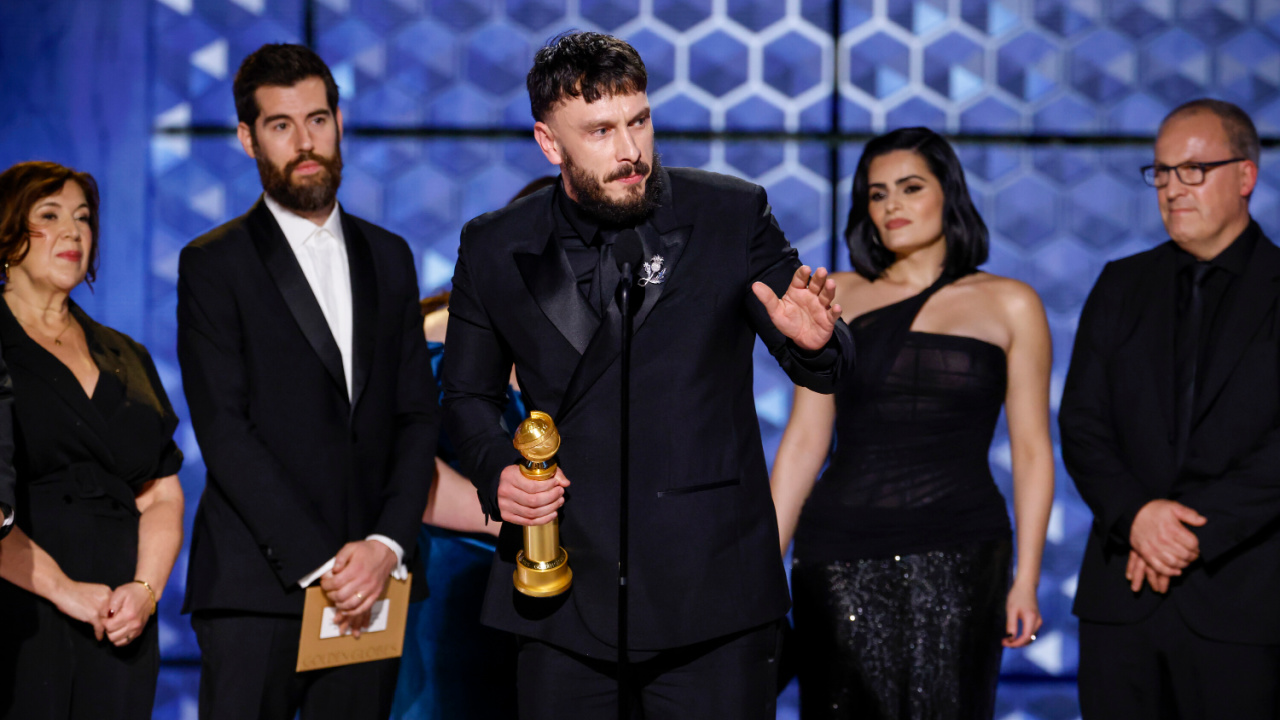 Richard Gadd accepts the award for Limited Series, Anthology Series, Made for TV Movie at the 82nd Annual Golden Globe Awards, airing live from the Beverly Hilton in Beverly Hills, California on Sunday, January 5, 2025, at 8 PM ET/5 PM PT, on CBS and streaming on Paramount+. Photo: Sonja Flemming/CBS ©2025 CBS Broadcasting, Inc. All Rights Reserved.