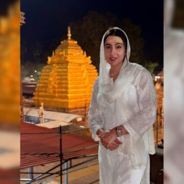 Sara Ali Khan Seeks Blessings At Srisailam Mallikarjuna Jyotirlinga Temple. See Pics